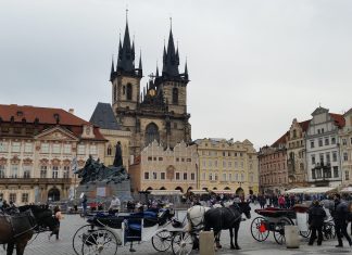 La piazza dei sogni nella capitale degli alchimisti