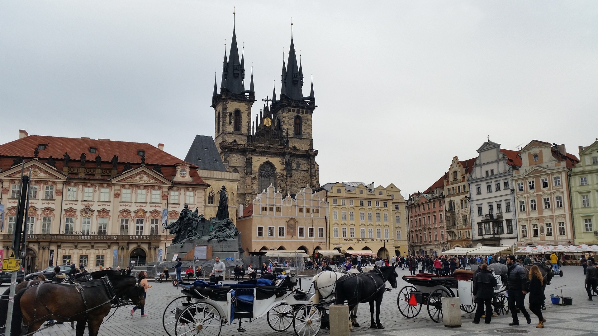 Piazza della Città Vecchia a Praga Scuola Viaggi Piazza della Città Vecchia a Praga Scuola Viaggi